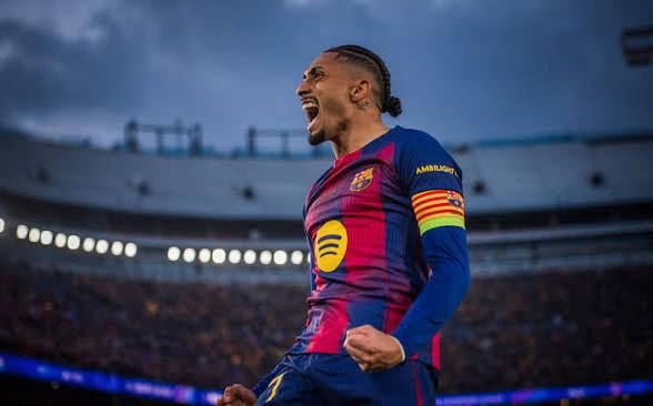 Raphinha celebrates scoring Barcelona’s equalising goal against Real Madrid.